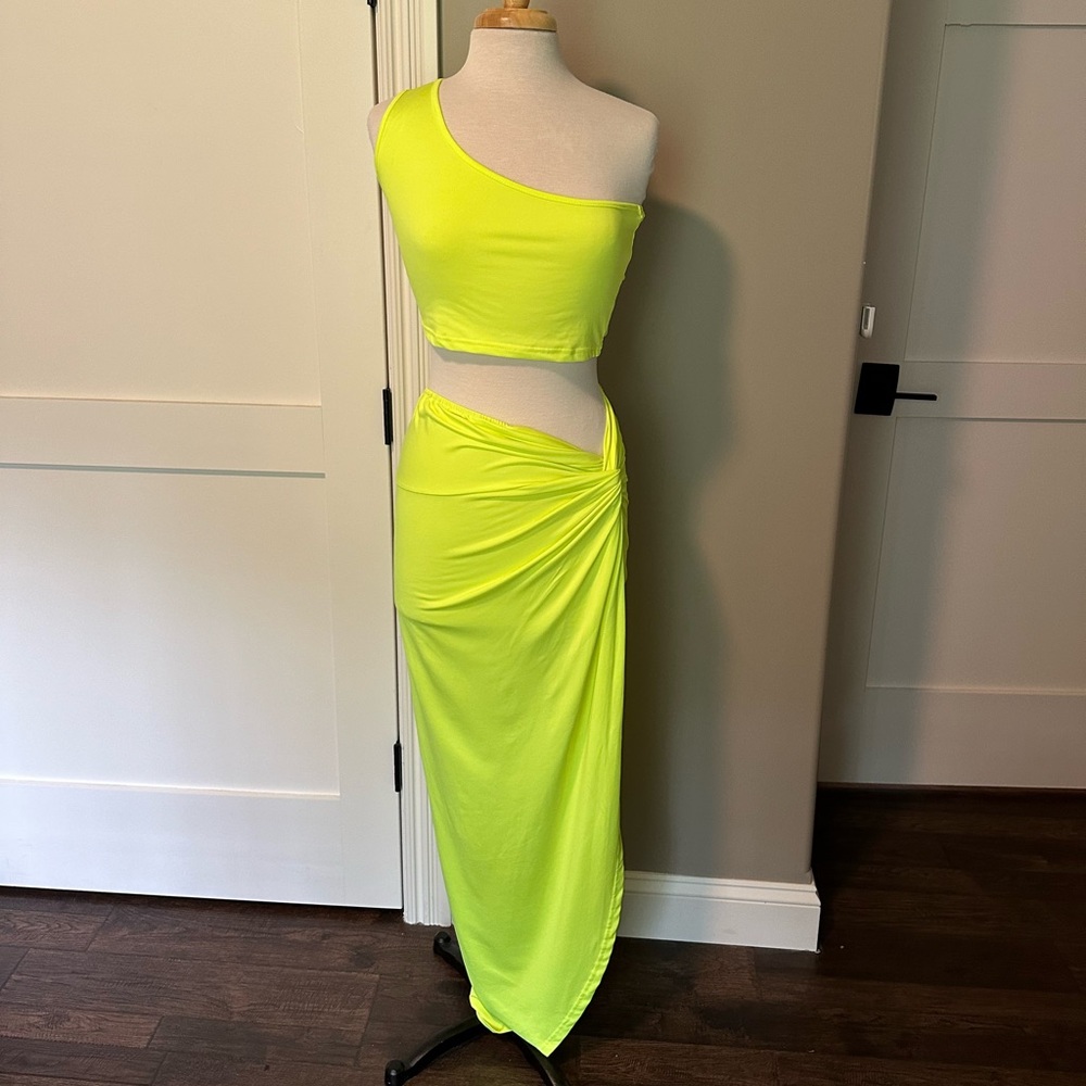 Two Piece Set